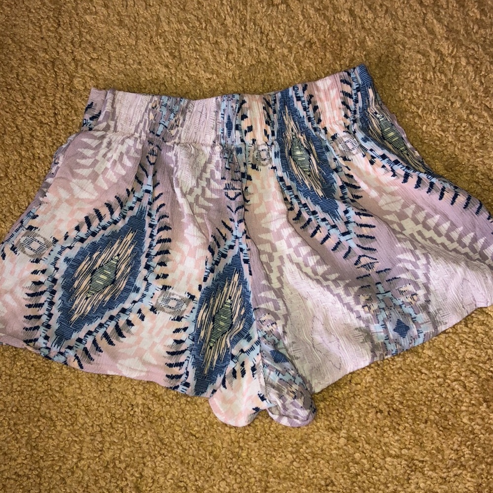 patterned shorts - Picture 2 of 2